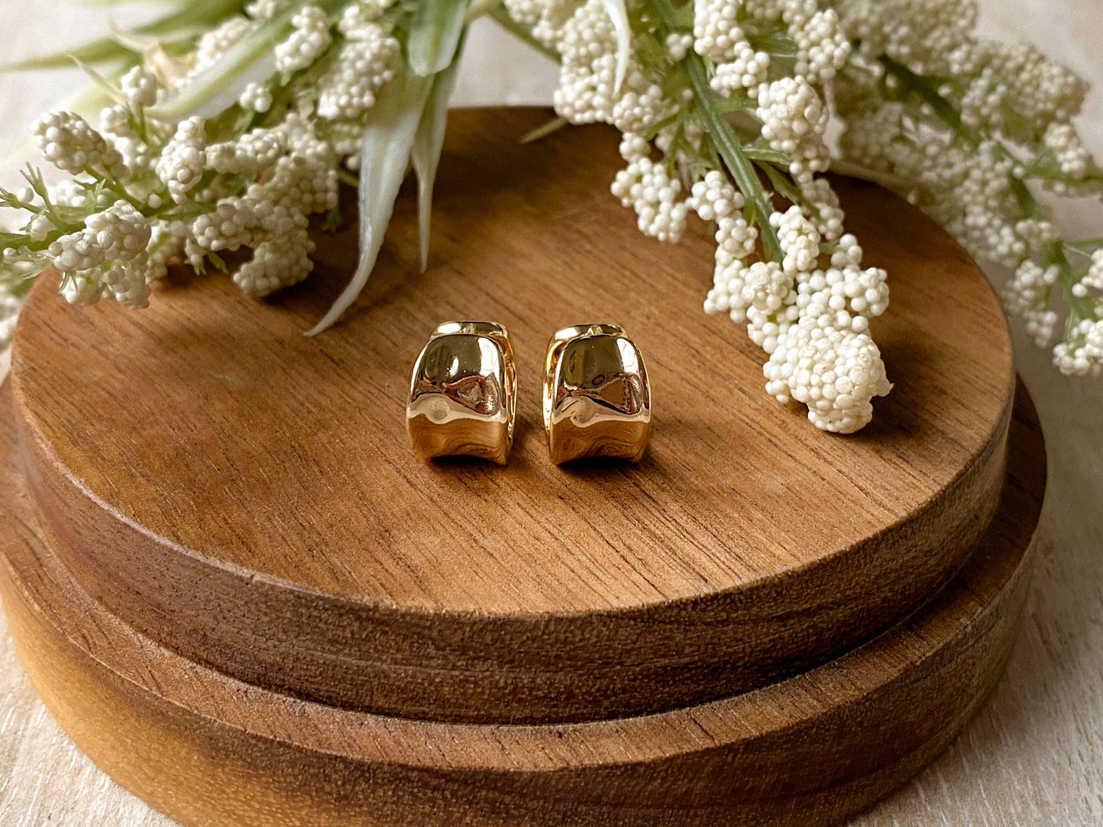 Grace Hoops: Gold