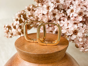 Reese Hoops: Gold