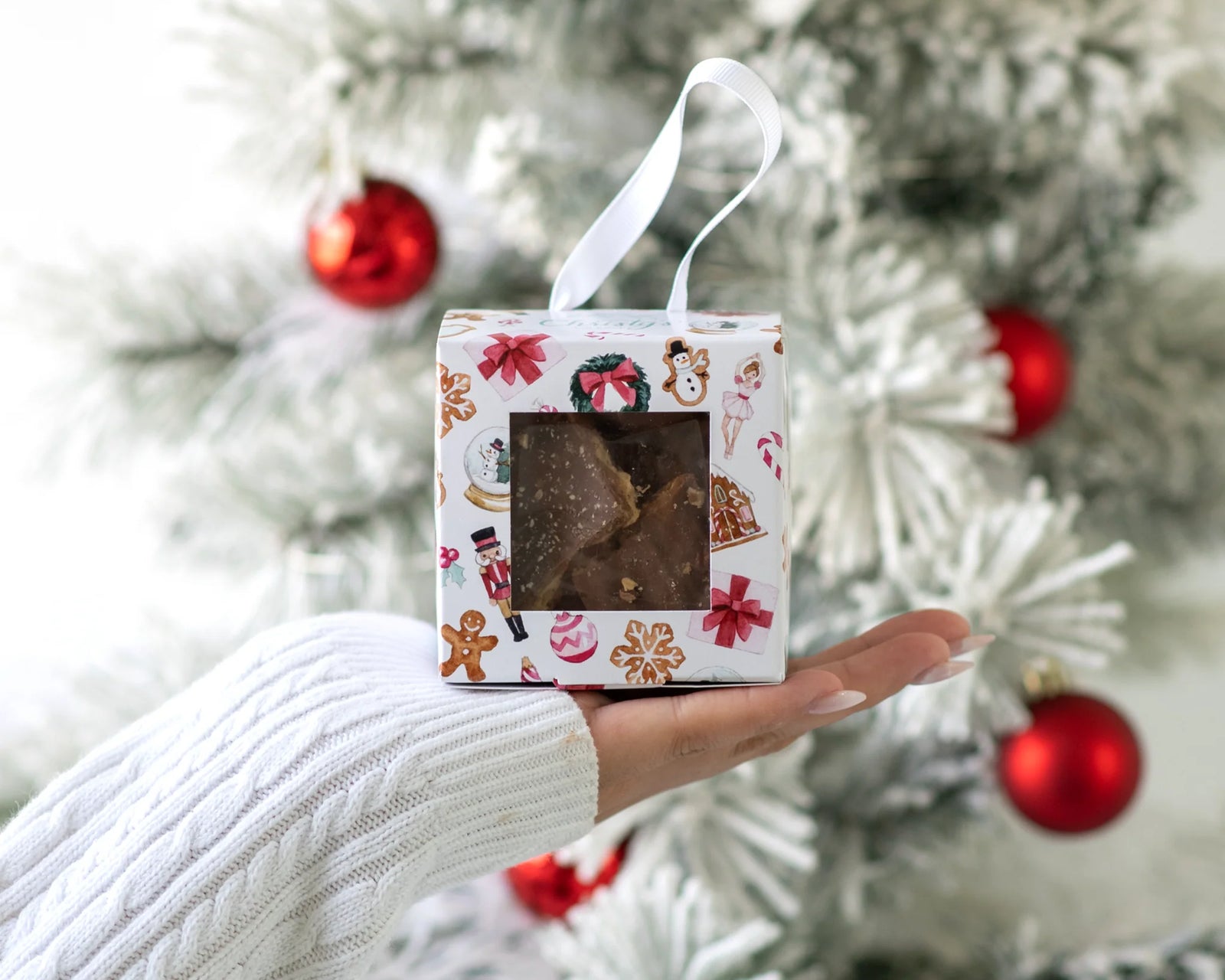TREE ORNAMENT CRUNCH BOX